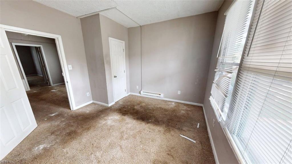 1121 35th St Property Photo 12