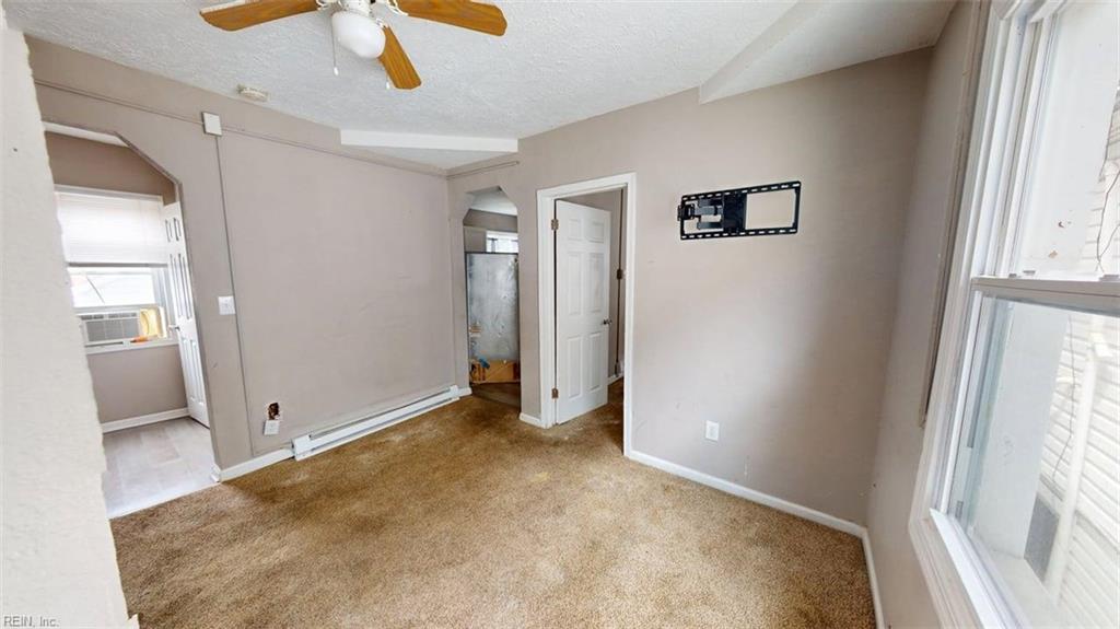 1121 35th St Property Photo 13