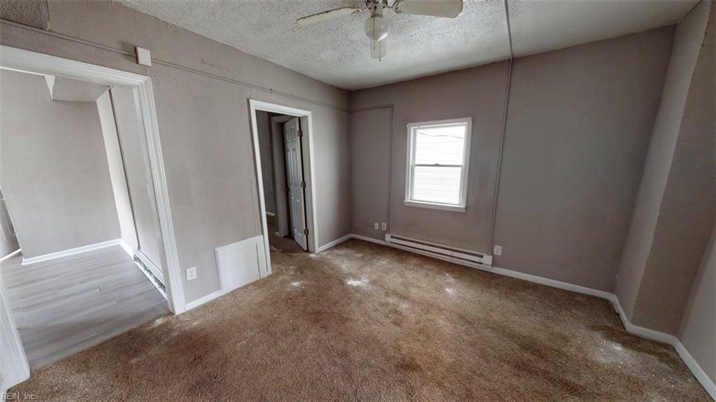 1121 35th St Property Photo 17
