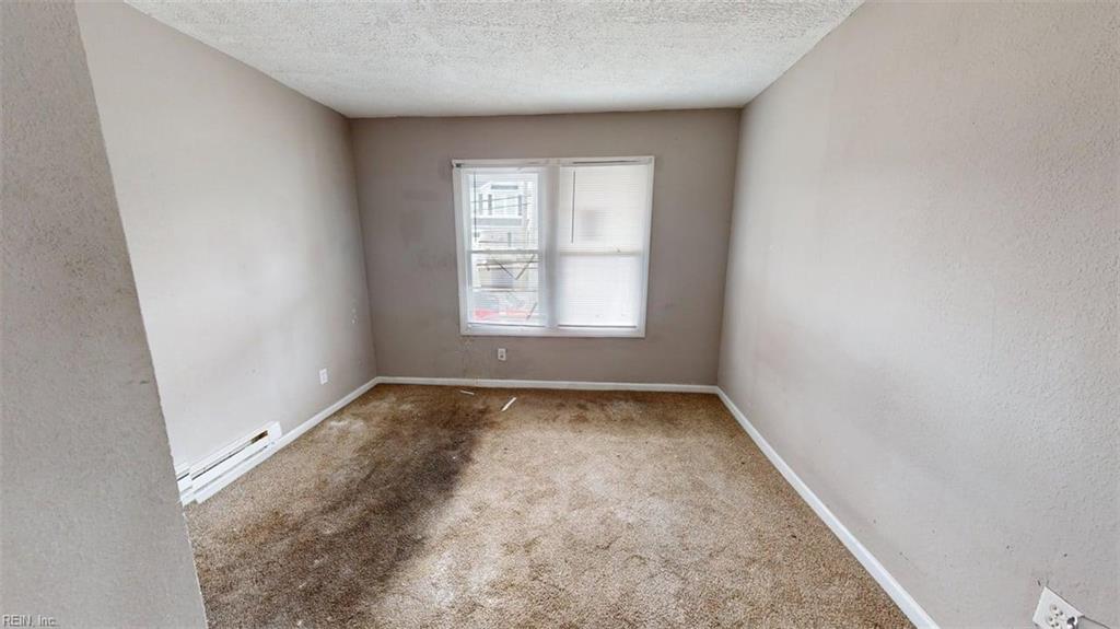 1121 35th St Property Photo 24