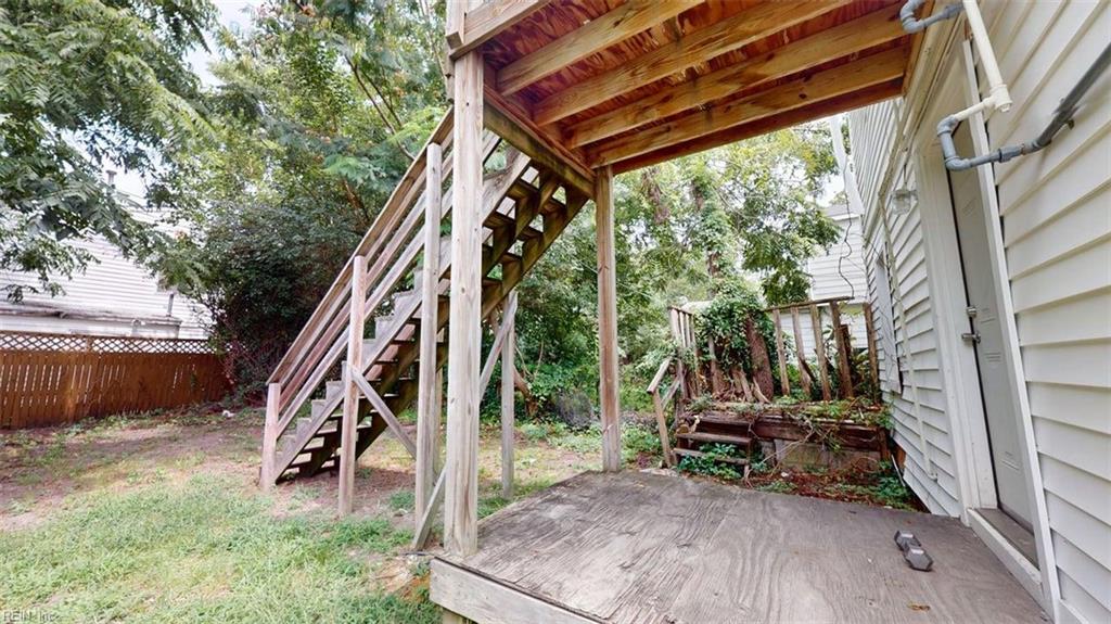 1121 35th St Property Photo 41