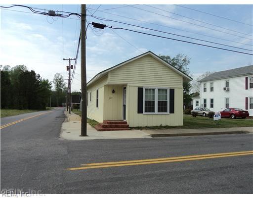 226 Wilson Ave Property Photo 2
