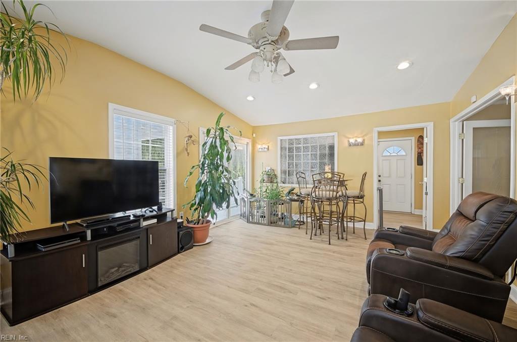 1608 Willimantic Ct Property Photo 18