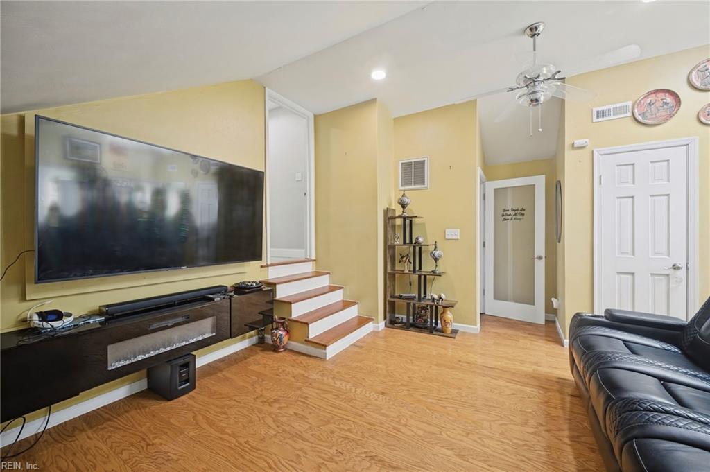 1608 Willimantic Ct Property Photo 22