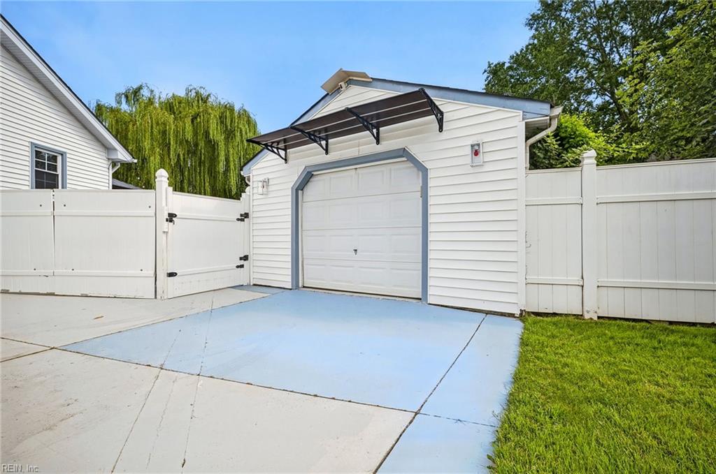 1608 Willimantic Ct Property Photo 42