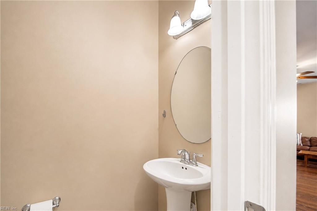 4675 Revolutionary Way Property Photo 8
