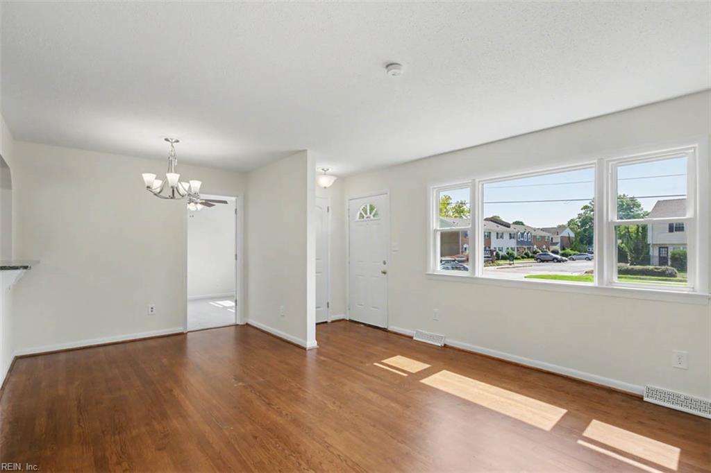 8536 Orcutt Ave Property Photo 8