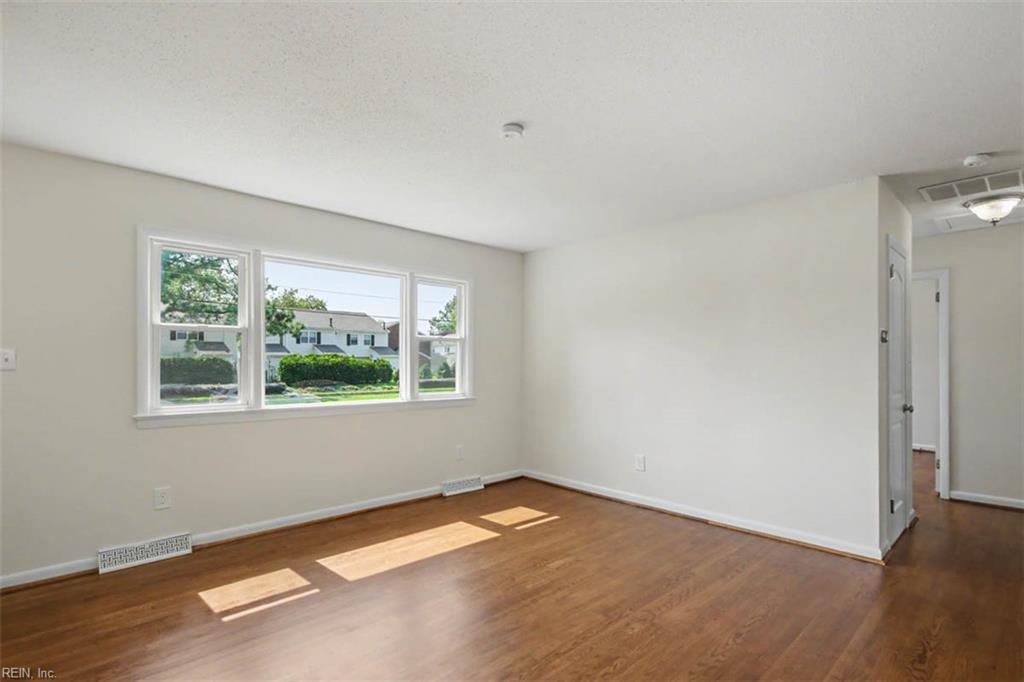 8536 Orcutt Ave Property Photo 9