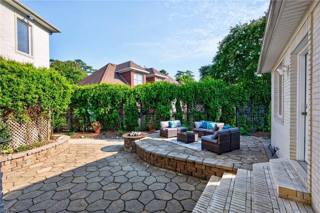 1500 Chandon Cres Property Photo 42