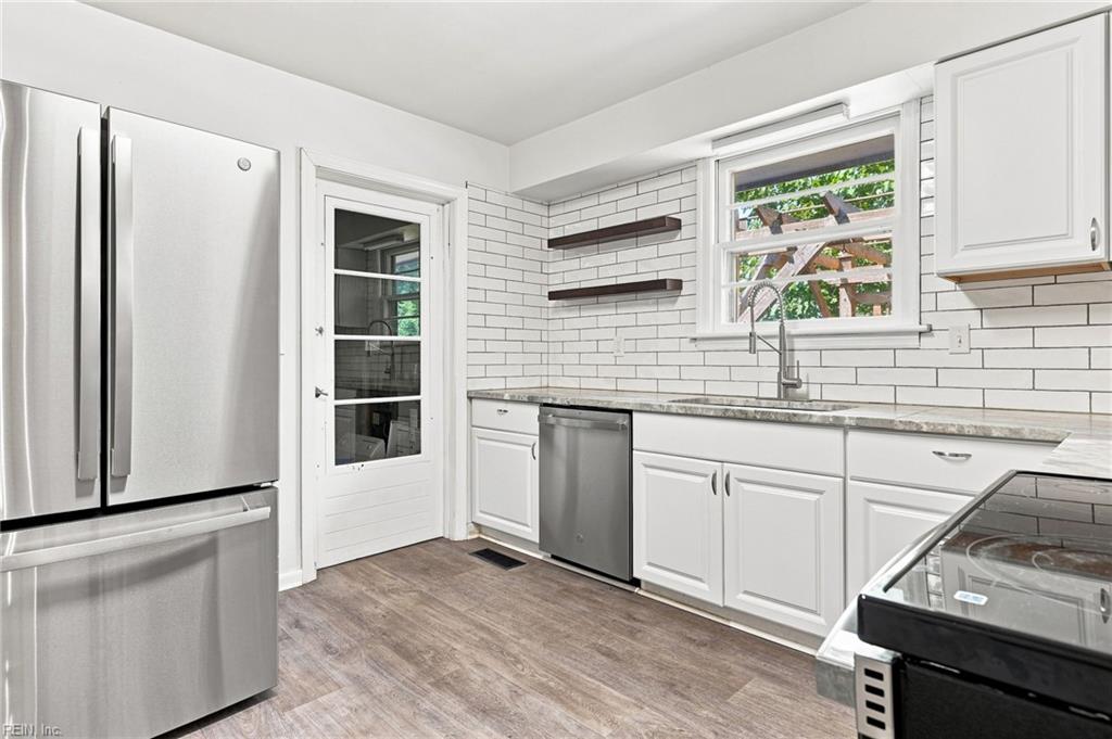 1208 Pineview Ave Property Photo 4