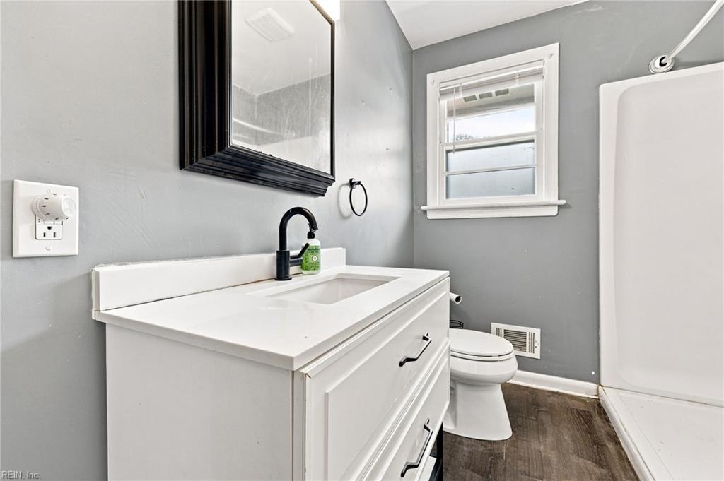 1208 Pineview Ave Property Photo 8