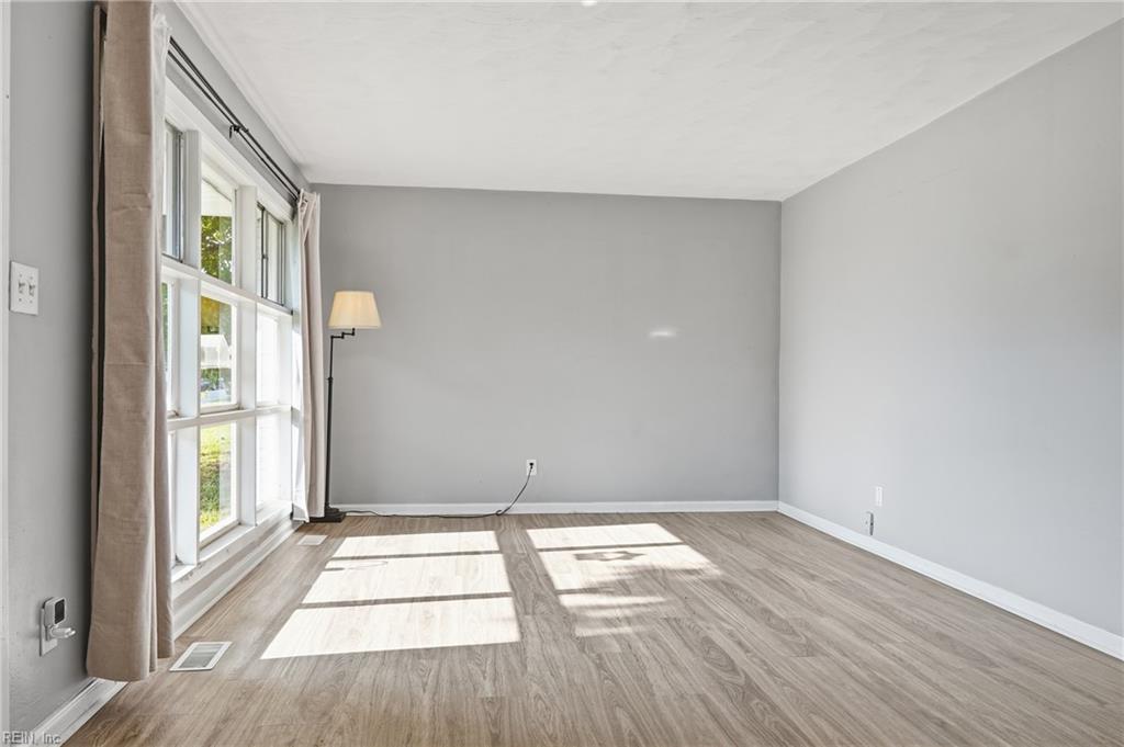 513 Cornwall Rd Property Photo 5