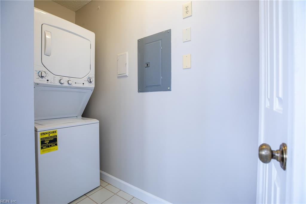 407 Harbour Pt Property Photo 11