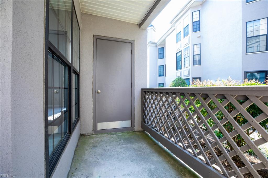 407 Harbour Pt Property Photo 30