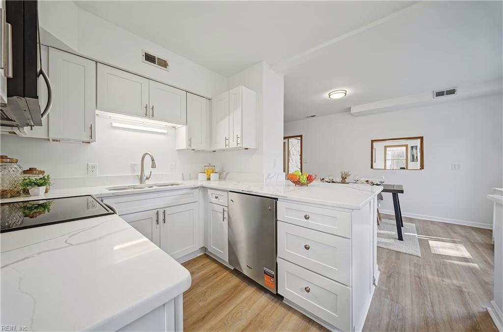 9323 Morwin St Property Photo 7
