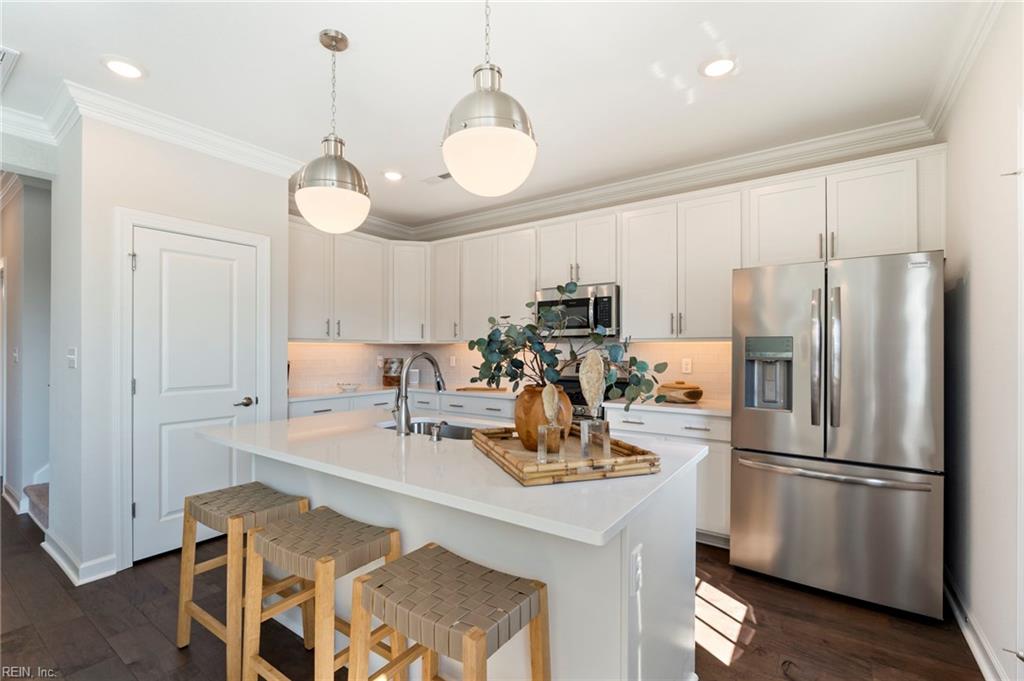 2211 Nantucket Ave Property Photo 2