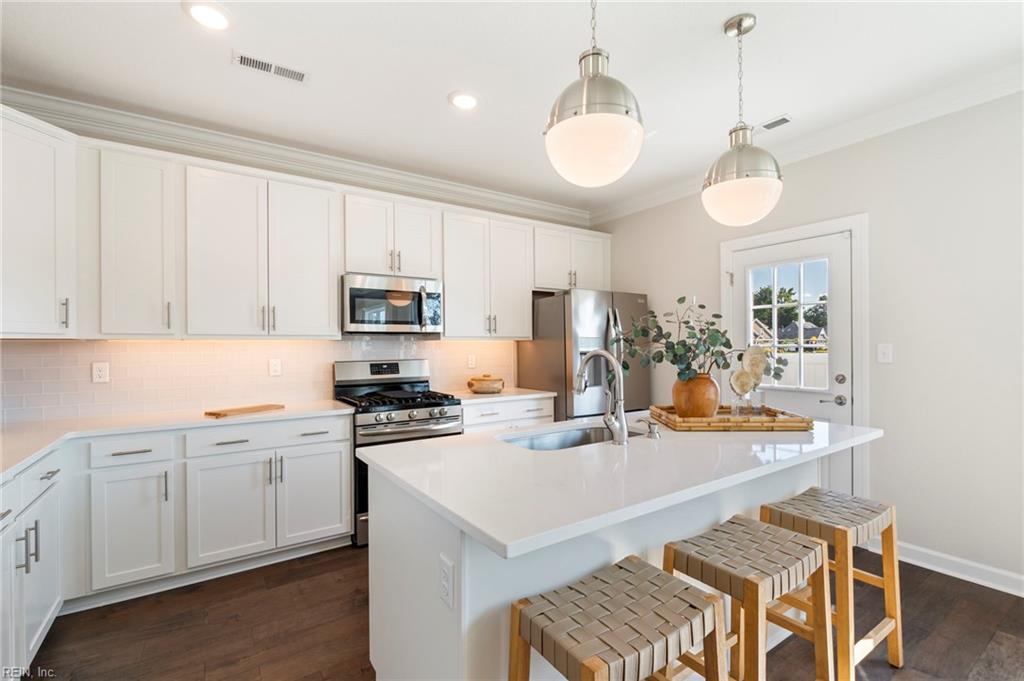 2211 Nantucket Ave Property Photo 3