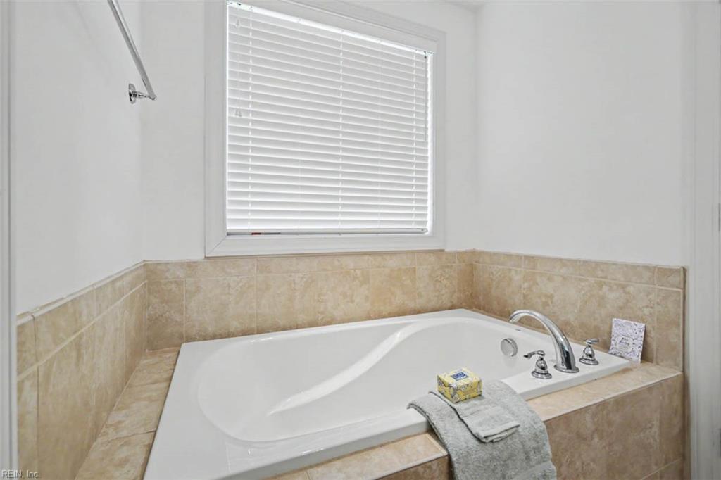 7739 Broadstairs Ln Property Photo 32