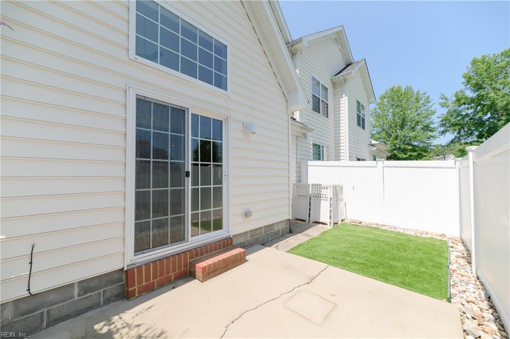 1602 Rustads Cir Property Photo 34