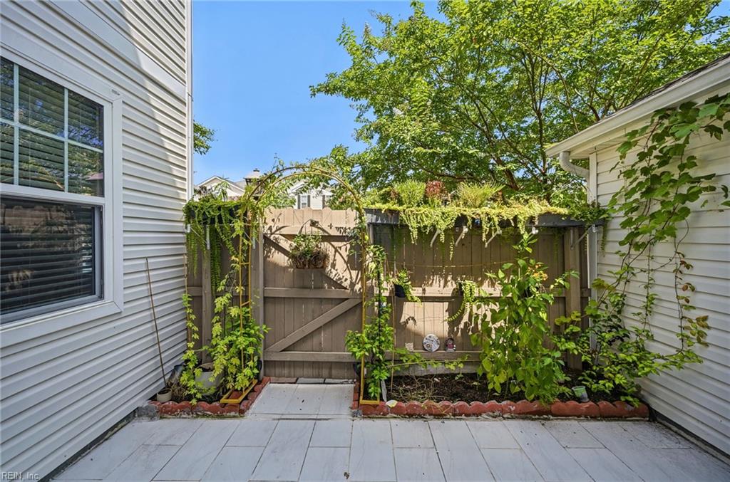 4261 Turnworth Arch Property Photo 44