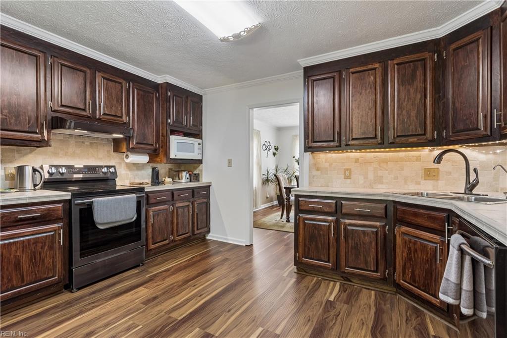 2739 Linden Ln Property Photo 15
