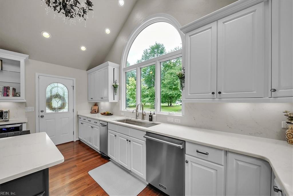 2044 Hallmark Way Property Photo 11