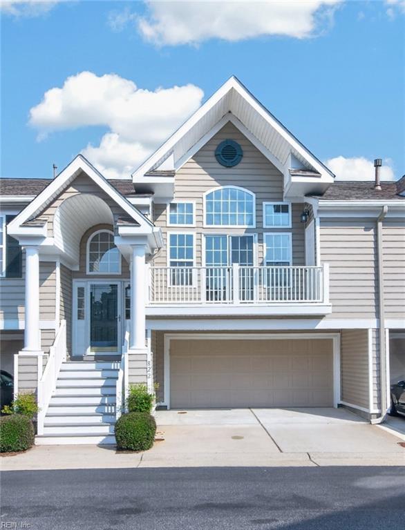 822 Point WAY Property Photo 1