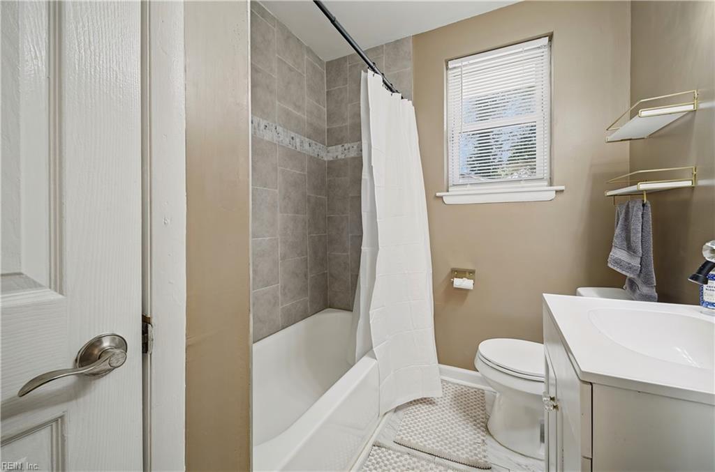 3532 Evangeline St Property Photo 28