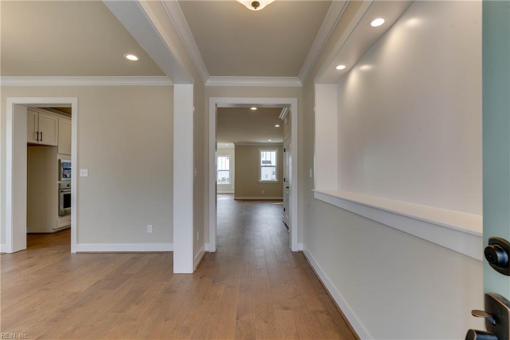 Mm Camellia W/ Sunroom Property Photo 5