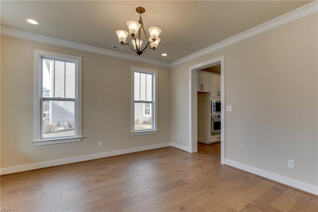 Mm Camellia W/ Sunroom Property Photo 6