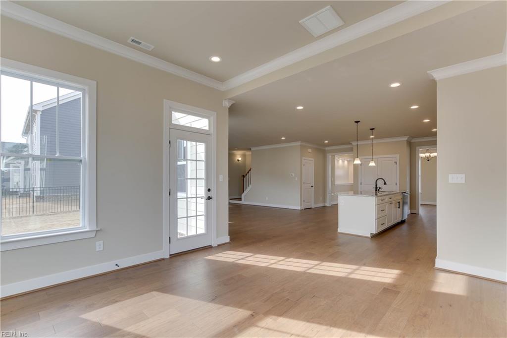Mm Camellia W/ Sunroom Property Photo 20