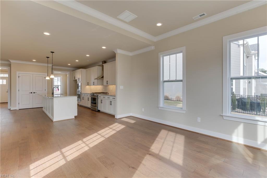 Mm Camellia W/ Sunroom Property Photo 21