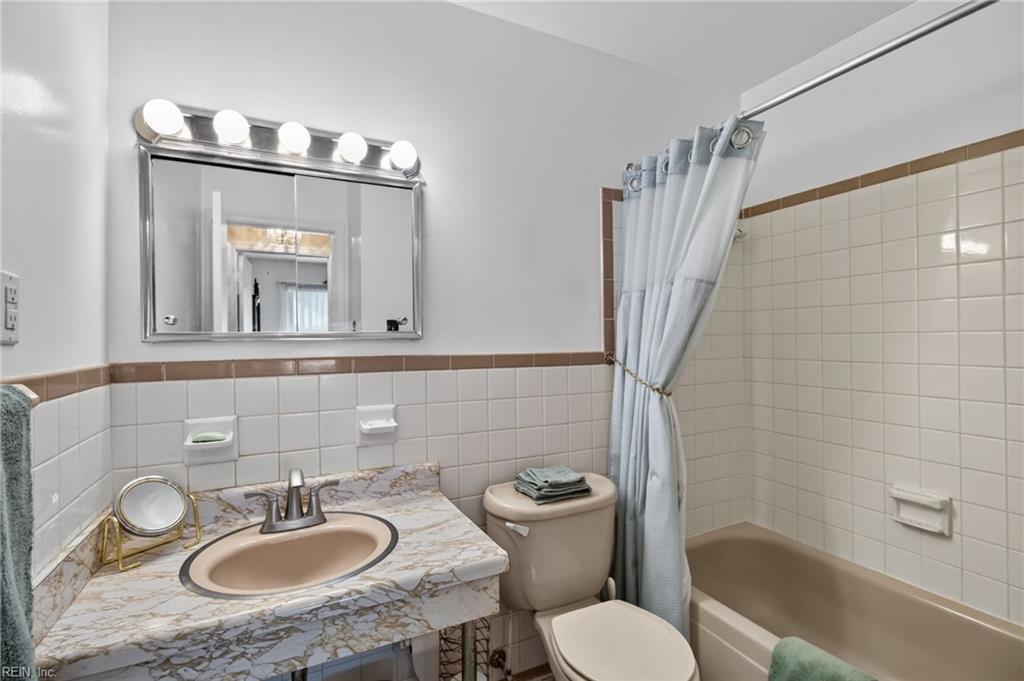 4704 Hunters Point Dr Property Photo 24