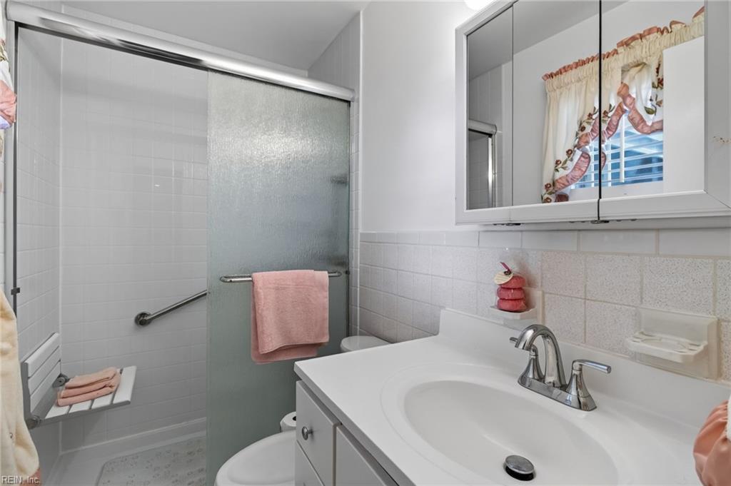 4704 Hunters Point Dr Property Photo 27