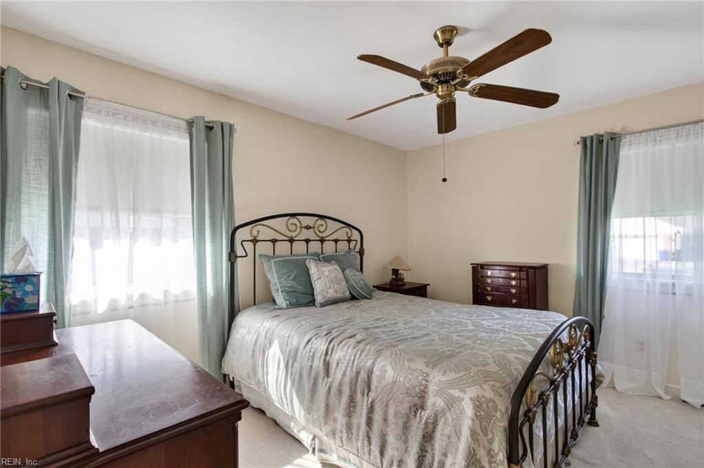4704 Hunters Point Dr Property Photo 28