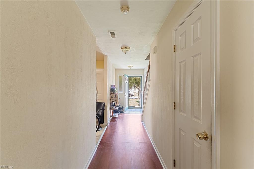 969 Avenue E Property Photo 4