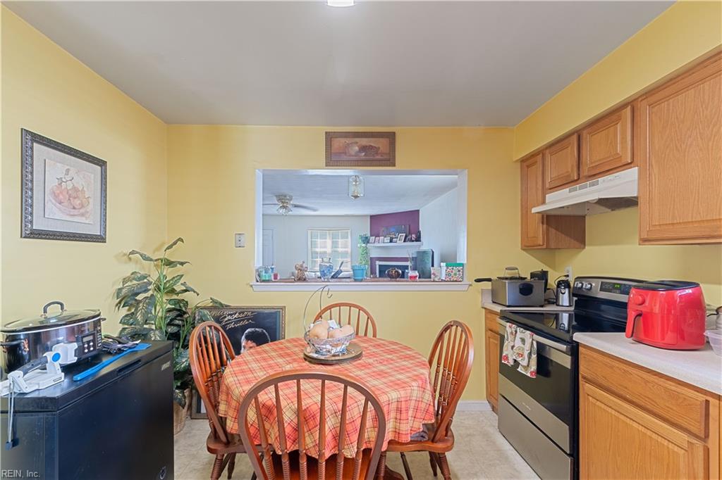 969 Avenue E Property Photo 6