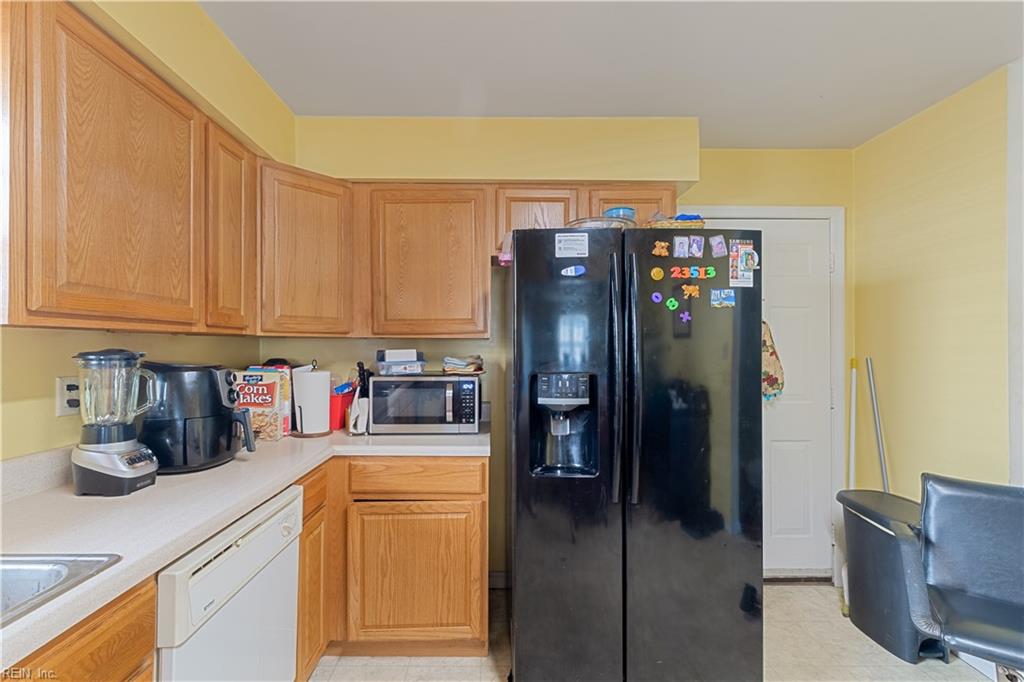 969 Avenue E Property Photo 7