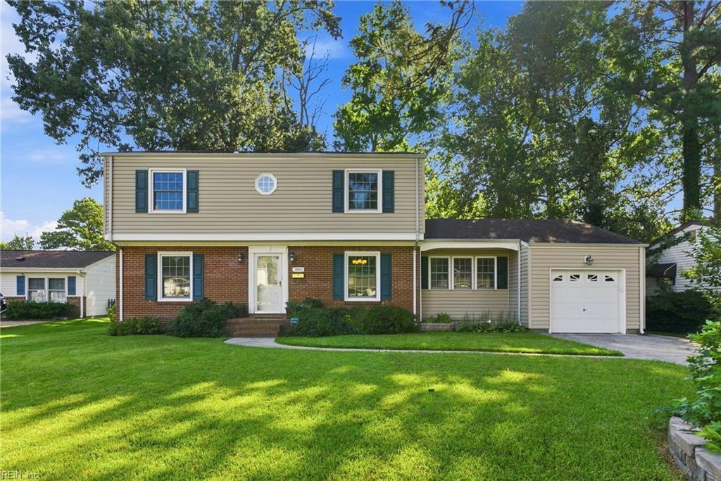 208 Great Hall Ct Property Photo 1