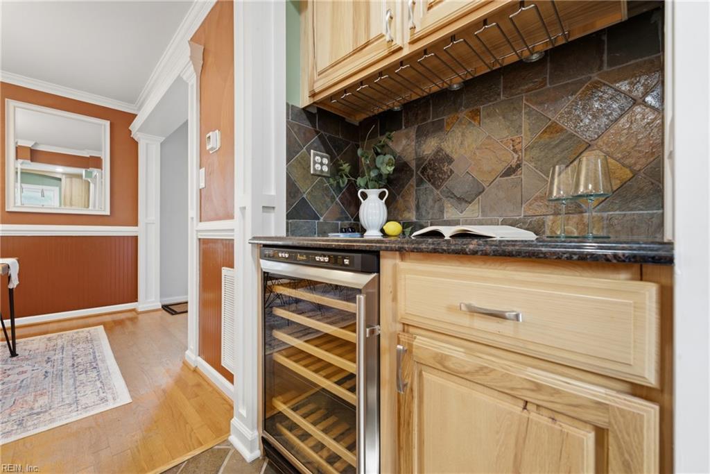 208 Great Hall Ct Property Photo 9