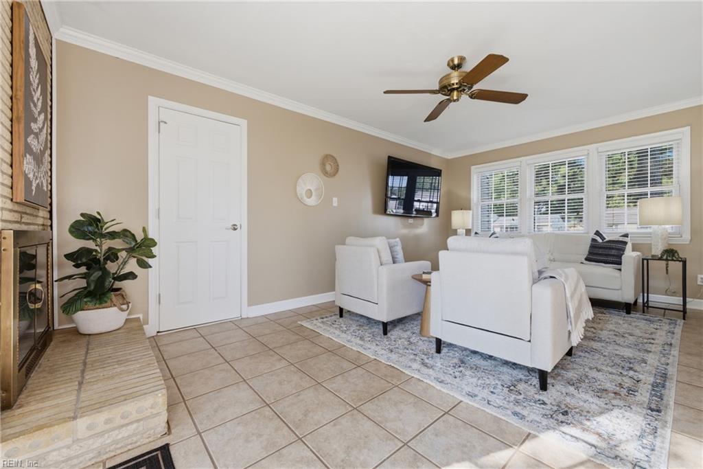 208 Great Hall Ct Property Photo 15