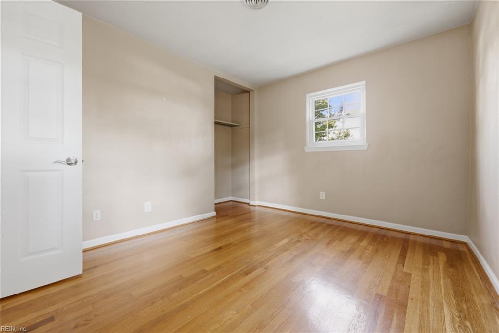 208 Great Hall Ct Property Photo 24