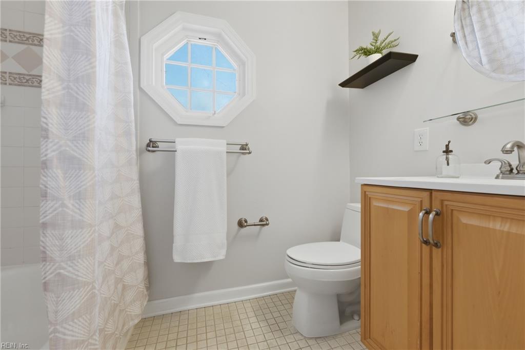 208 Great Hall Ct Property Photo 30