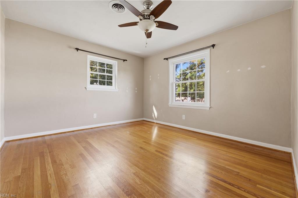 208 Great Hall Ct Property Photo 32