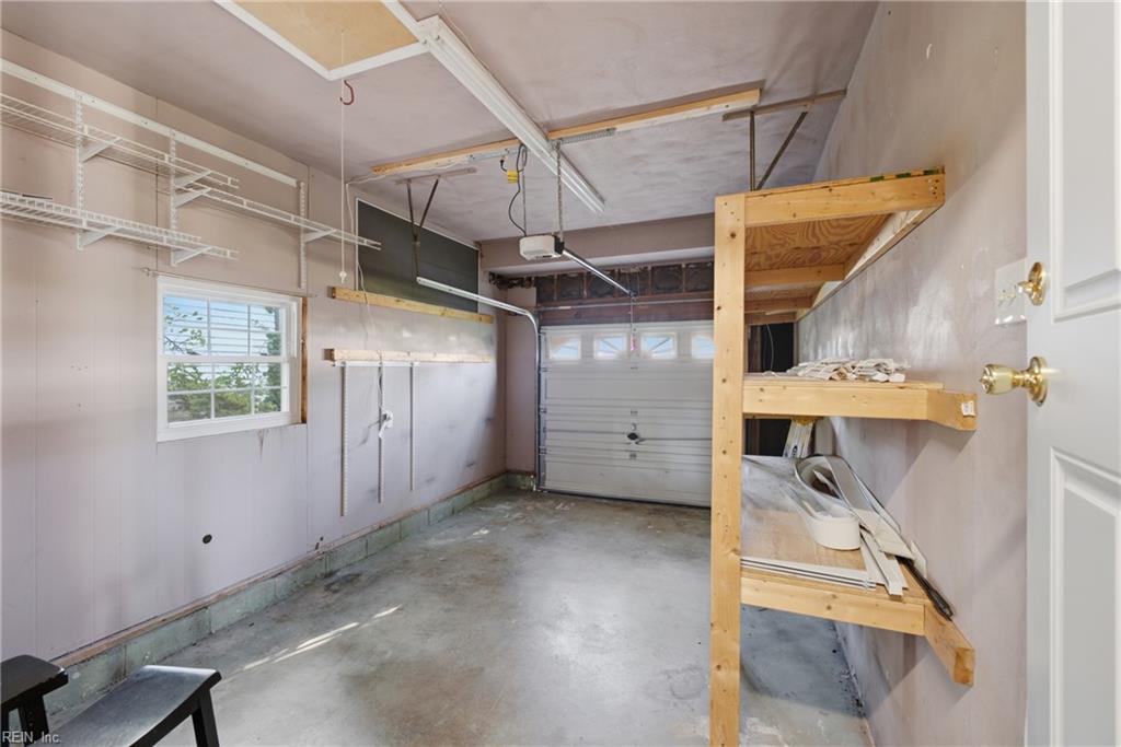 208 Great Hall Ct Property Photo 39