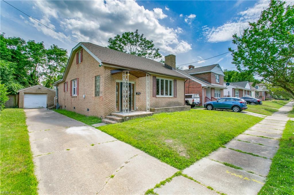 1346 26th St Property Photo 3