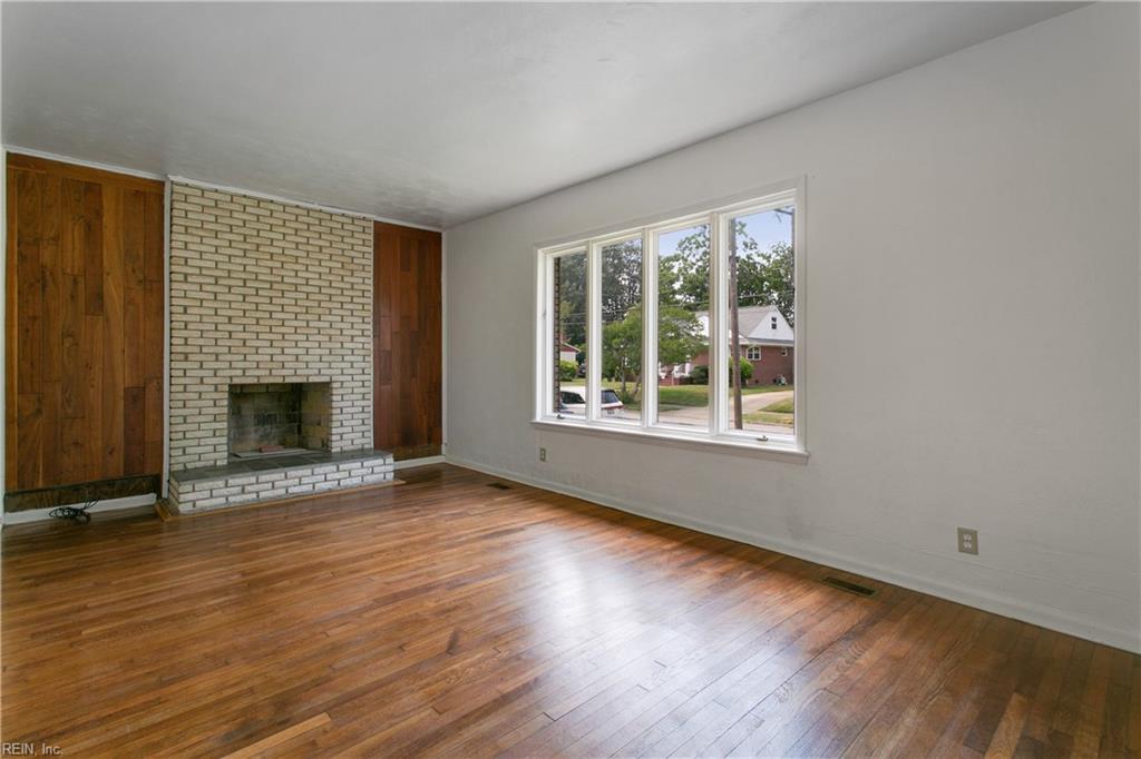1346 26th St Property Photo 8