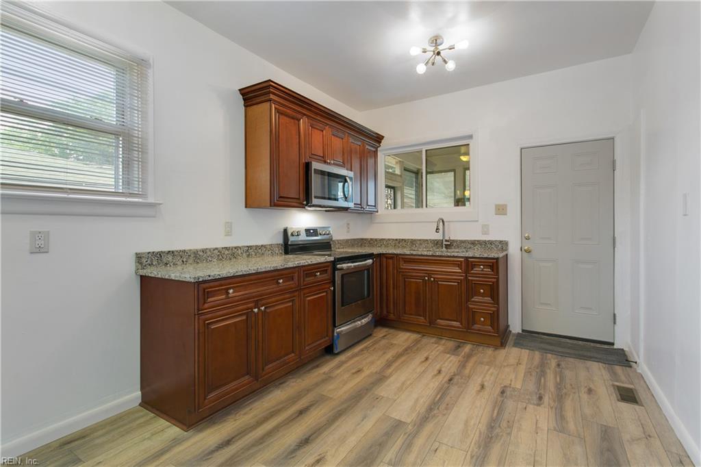 1346 26th St Property Photo 12