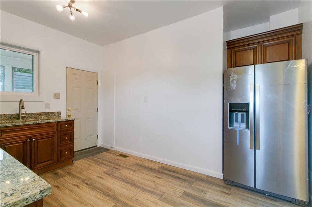 1346 26th St Property Photo 13