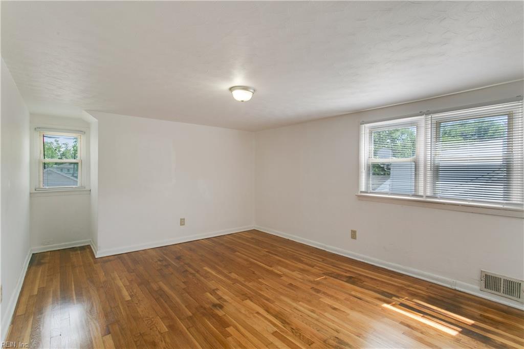 1346 26th St Property Photo 27